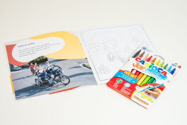 Album da disegno Paideia con set colori