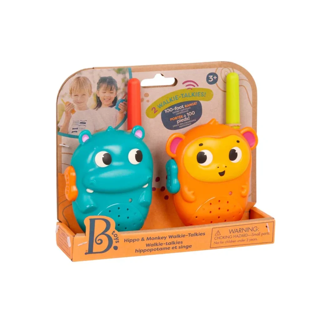 Scopri l'avventura della comunicazione con i Bs toys Walkie-Talkies Hippo & Monkey, il giocattolo per bambini che unisce divertimento e apprendimento! Questi simpatici dispositivi di comunicazione a forma di ippopotamo e scimmia sono progettati per stimolare l'immaginazione e favorire l'interazione sociale dei più piccoli. I walkie-talkies B. toys non sono solo un passatempo, ma un vero e proprio strumento educativo che incoraggia lo sviluppo delle capacità comunicative. Con un design accattivante e colorato, questi dispositivi catturano l'attenzione dei bambini, invitandoli a esplorare nuovi modi di giocare e comunicare. Sicurezza al primo posto: Realizzati con materiali di alta qualità, adatti a bambini dai 3 anni in su. Facilità d'uso: Interfaccia intuitiva pensata per le manine dei più piccoli. Portata ottimale: Perfetti per giochi in casa o all'aperto, con una portata adeguata per le avventure dei bambini. Batterie incluse: Pronti all'uso, per un divertimento immediato. I Bs toys Walkie-Talkies Hippo & Monkey sono l'ideale per stimolare il gioco di ruolo e la creatività. Che si tratti di organizzare una caccia al tesoro in giardino o di giocare agli esploratori in casa, questi walkie-talkie trasformano ogni attività in un'avventura emozionante. La qualità costruttiva di questi walkie-talkies riflette l'impegno di B. toys nel creare prodotti durevoli e sicuri. Ogni dettaglio è stato pensato per garantire ore di divertimento senza preoccupazioni, permettendo ai genitori di rilassarsi mentre i loro piccoli si divertono in modo costruttivo. Walkie-Talkies Hippo & Monkey – B. Toys